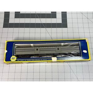 AHM HO Scale New York Central 1930 Smooth Side Baggage Car 6407-NYC Rivarossi